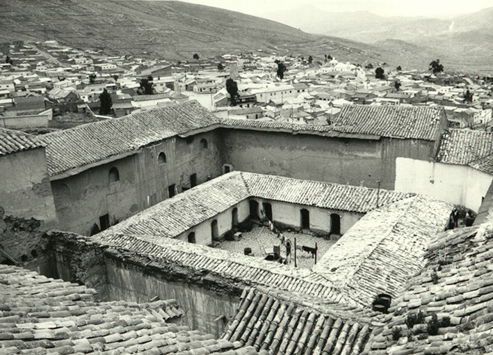 Vista histórica en blanco y negro del convento de Santo Domingo de Potosí
